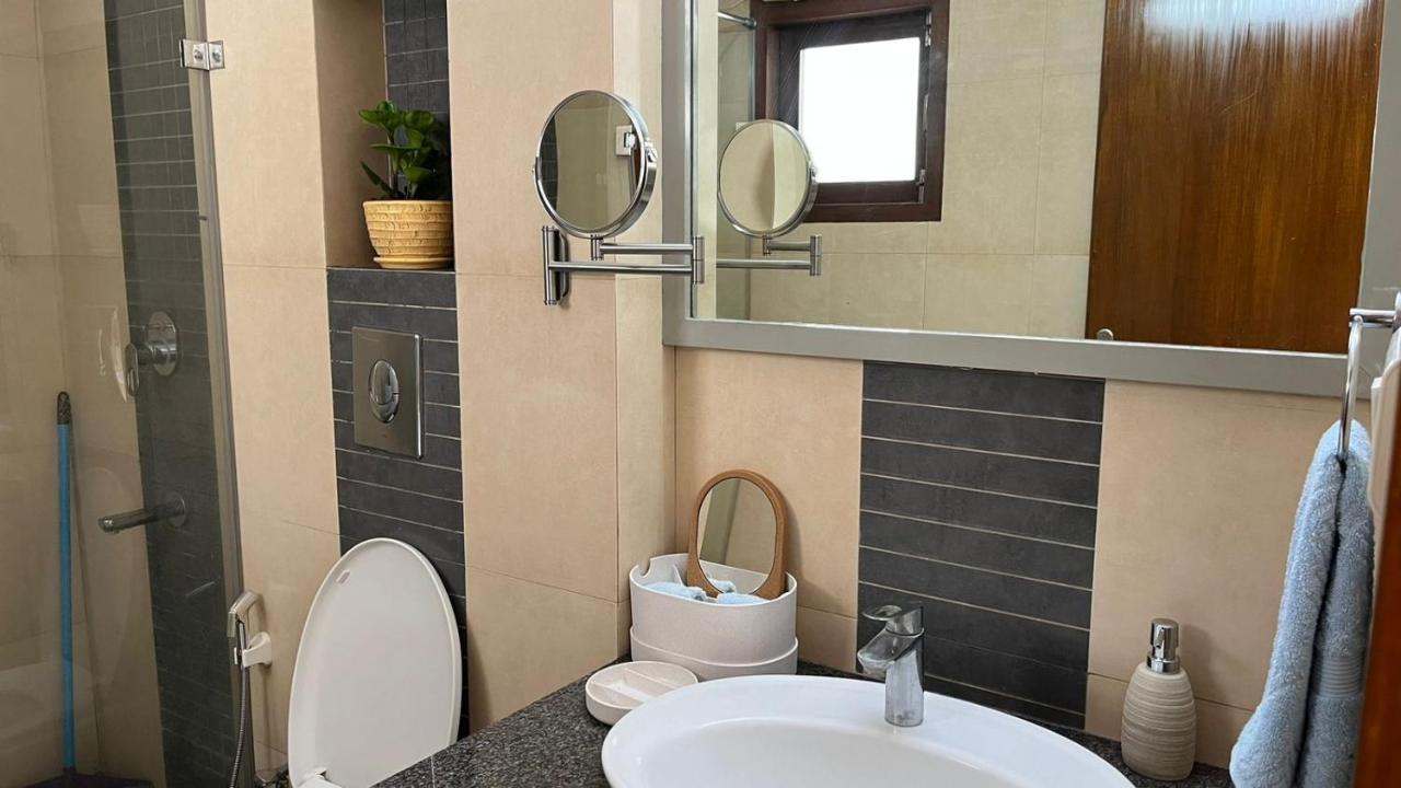 Luho Grande Bed & Breakfast Bangalore Bagian luar foto