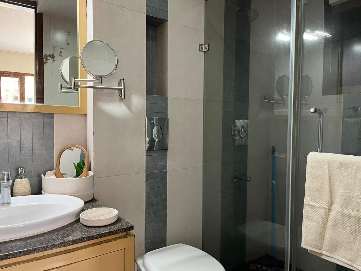 Luho Grande Bed & Breakfast Bangalore Bagian luar foto