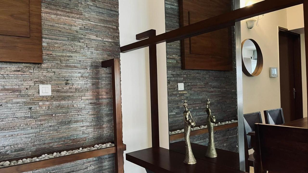 Luho Grande Bed & Breakfast Bangalore Bagian luar foto